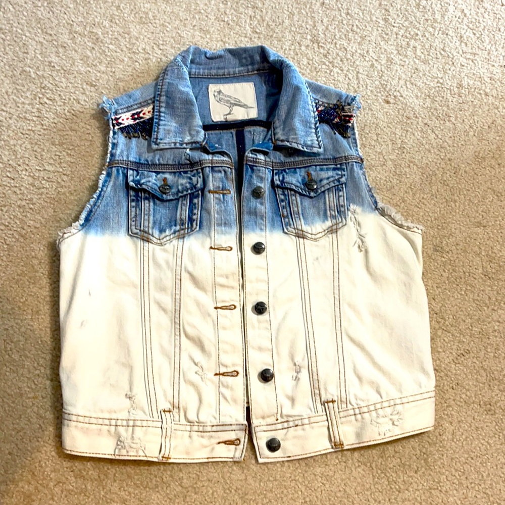Buckle distressed jean vest